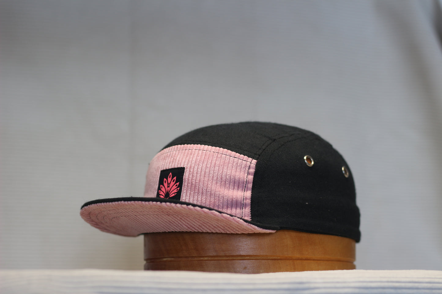 BLACK PINK LIGHT